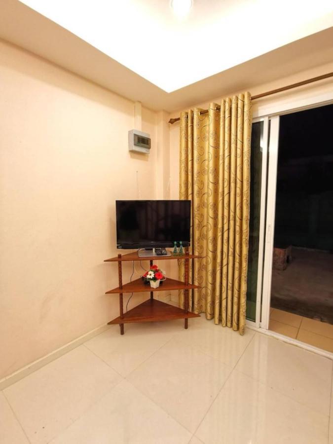 พร เฮ้าส์ Hotel ฉลอง ภายนอก รูปภาพ